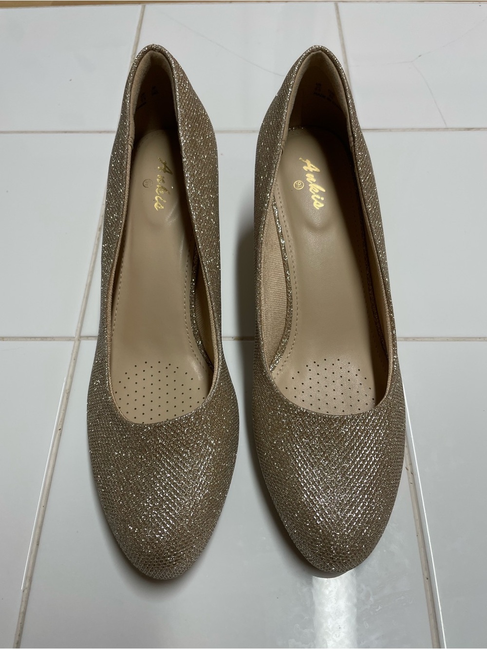 Sparkle Almond-Toe Pumps in Champagne Gold